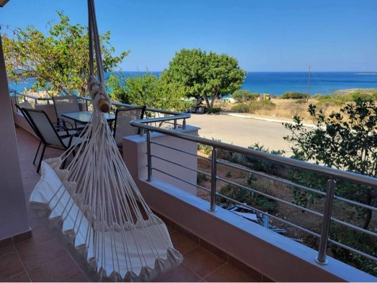 180 Degree Sea View Apartment Палиохора Екстериор снимка